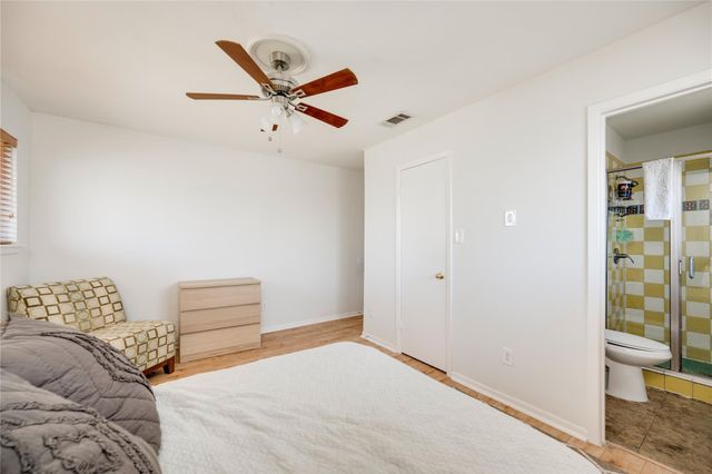 2004 Abbey CIR, Austin, TX 78727