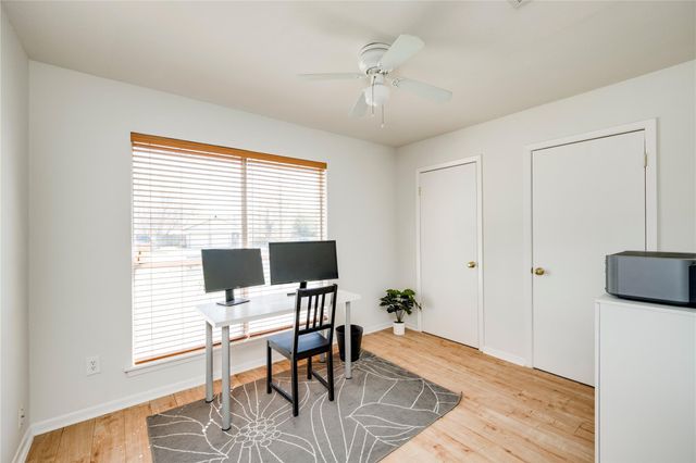 2004 Abbey CIR, Austin, TX 78727