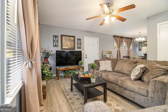 127 Ruzelle Drive SE, Atlanta, GA 30354