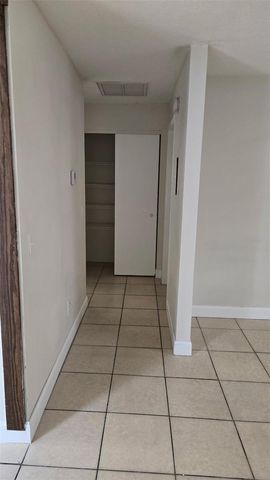 10406 N MITCHELL AVENUE A, Tampa, FL 33612