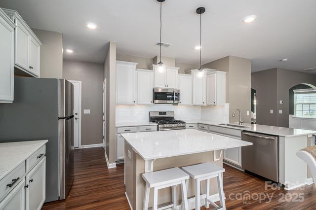 2643 Swamp Chestnut Oak Drive, Gastonia, NC 28056