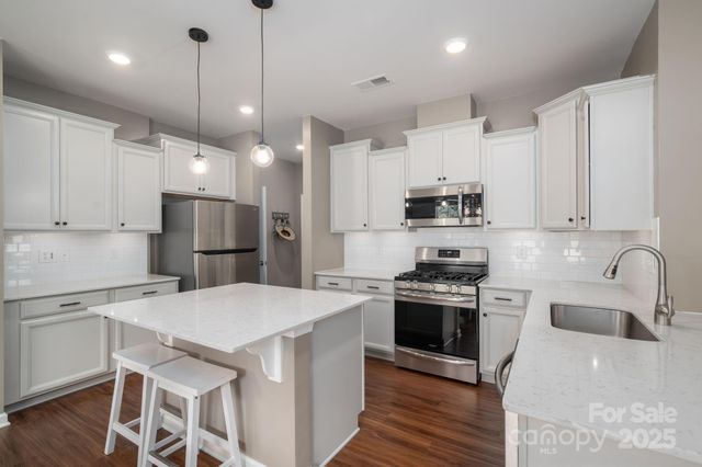 2643 Swamp Chestnut Oak Drive, Gastonia, NC 28056