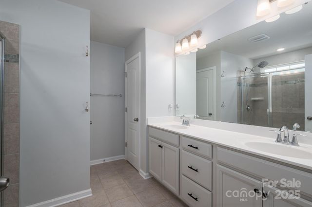 2643 Swamp Chestnut Oak Drive, Gastonia, NC 28056