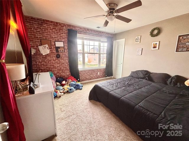 2643 Swamp Chestnut Oak Drive, Gastonia, NC 28056