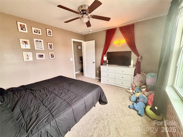 2643 Swamp Chestnut Oak Drive, Gastonia, NC 28056