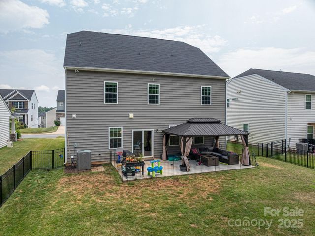 2643 Swamp Chestnut Oak Drive, Gastonia, NC 28056