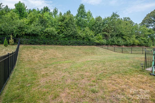 2643 Swamp Chestnut Oak Drive, Gastonia, NC 28056