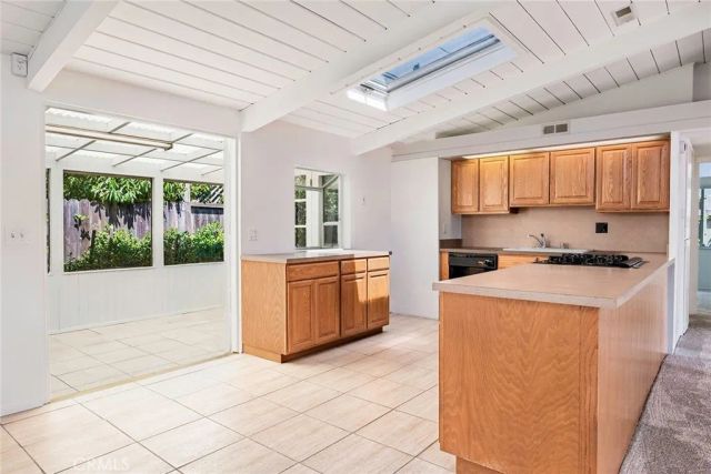 3357 Roxanne, Long Beach, CA 90808