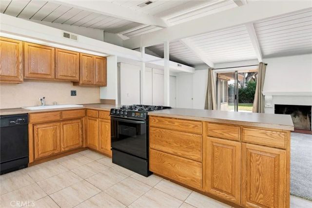 3357 Roxanne, Long Beach, CA 90808