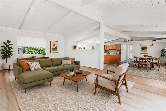 3357 Roxanne, Long Beach, CA 90808