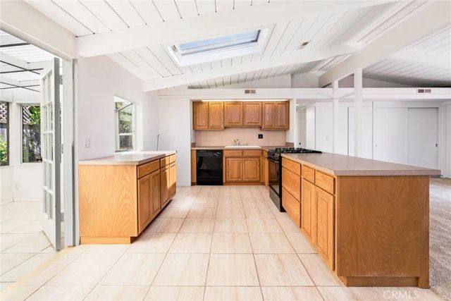 3357 Roxanne, Long Beach, CA 90808