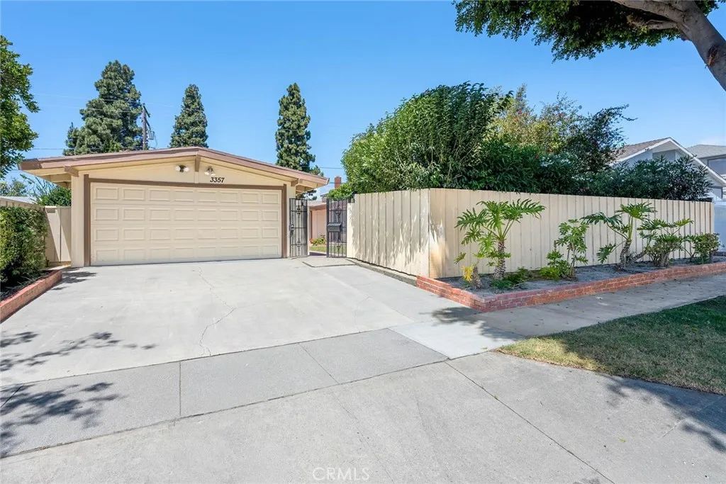 3357 Roxanne, Long Beach, CA 90808
