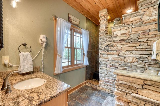 40 Teagan Way, Hiawassee, GA 30546