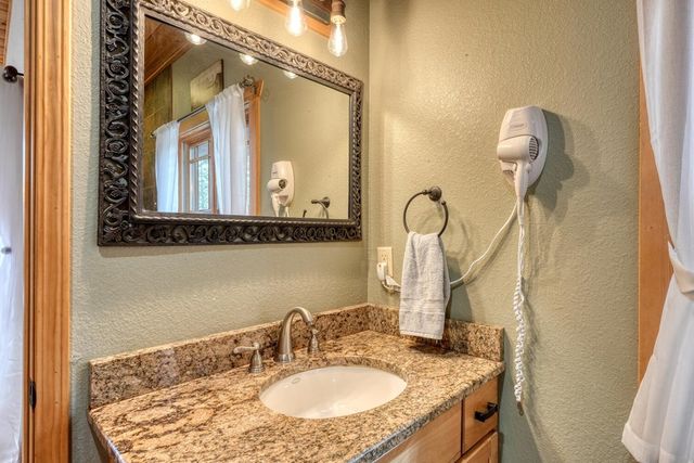 40 Teagan Way, Hiawassee, GA 30546