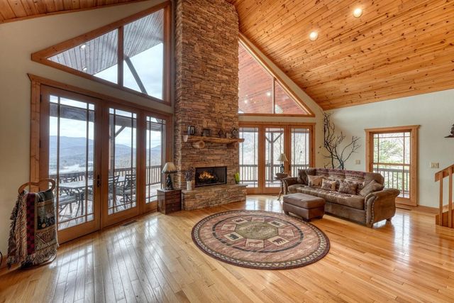 40 Teagan Way, Hiawassee, GA 30546