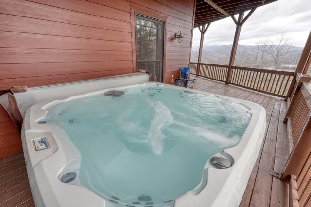 40 Teagan Way, Hiawassee, GA 30546