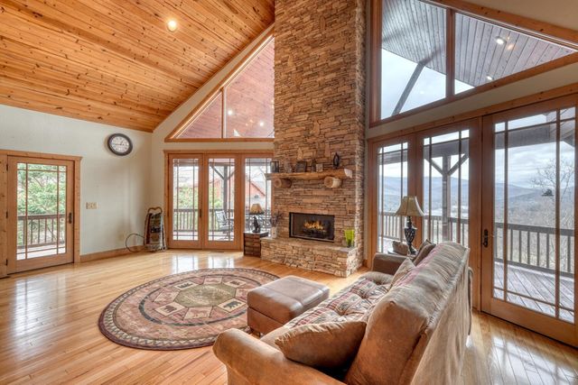 40 Teagan Way, Hiawassee, GA 30546