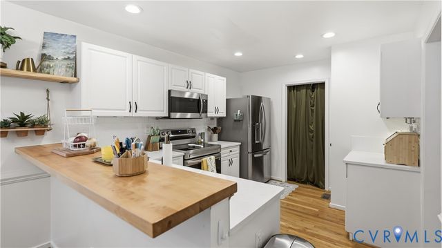 12488 Grace Hill Ln, Glen Allen, VA 23059