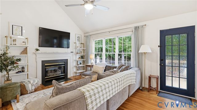 12488 Grace Hill Ln, Glen Allen, VA 23059