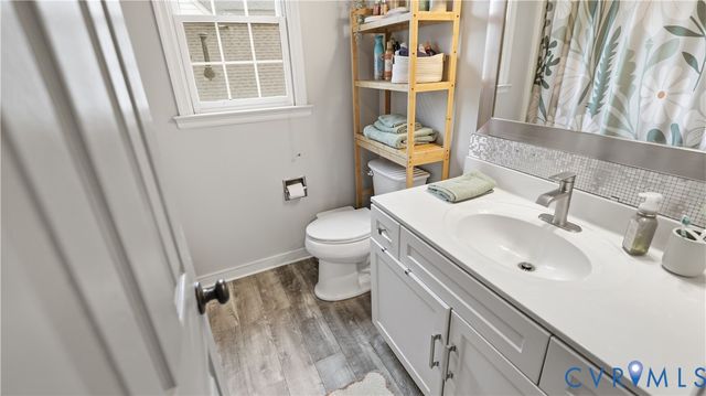 12488 Grace Hill Ln, Glen Allen, VA 23059