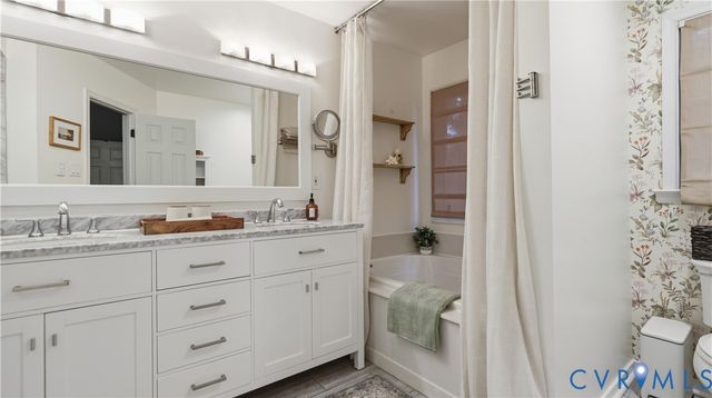 12488 Grace Hill Ln, Glen Allen, VA 23059