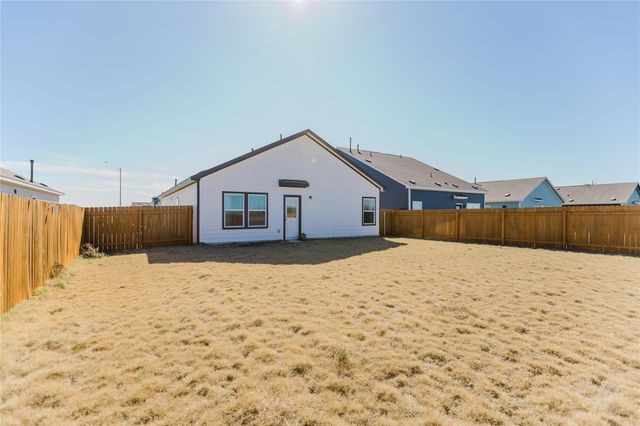 517 Halfmoon DR, Lockhart, TX 78644