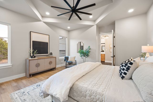1758 Paradise Parkway, Canyon Lake, TX 78133