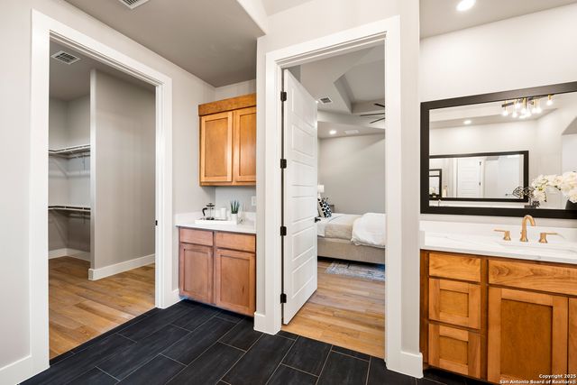 1758 Paradise Parkway, Canyon Lake, TX 78133