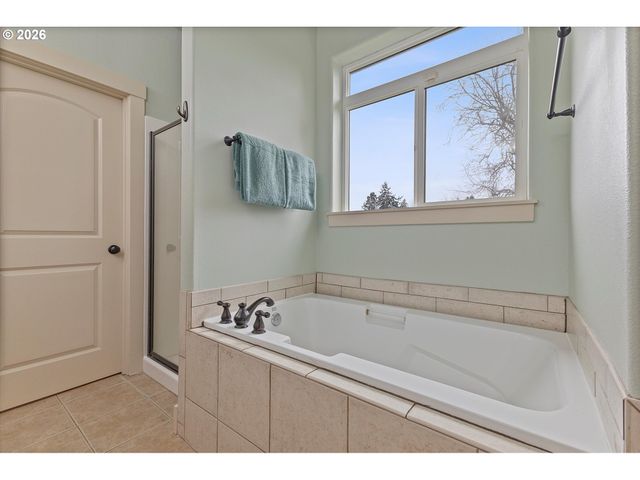 1860 Se RAFAELA Ln, Milwaukie, OR 97222