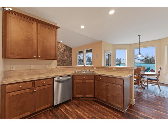 1860 Se RAFAELA Ln, Milwaukie, OR 97222