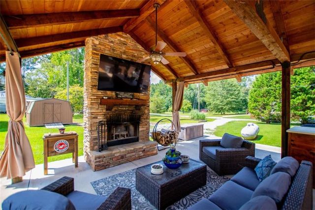401 W Jonesville Road W, Bowdon, GA 30108