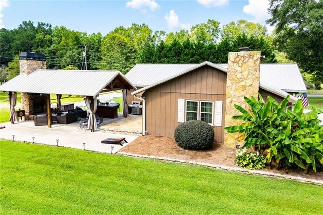 401 W Jonesville Road W, Bowdon, GA 30108