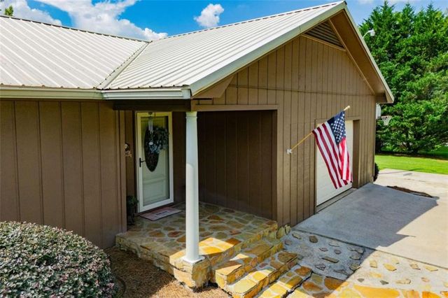401 W Jonesville Road W, Bowdon, GA 30108