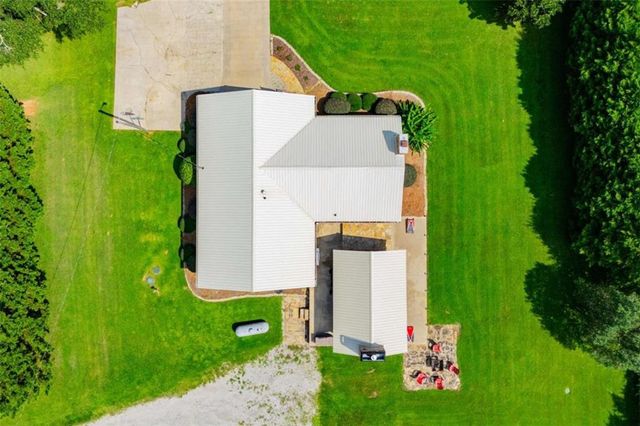 401 W Jonesville Road W, Bowdon, GA 30108