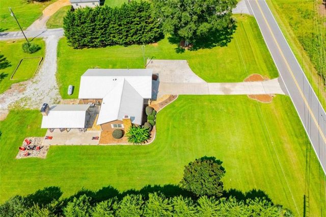401 W Jonesville Road W, Bowdon, GA 30108