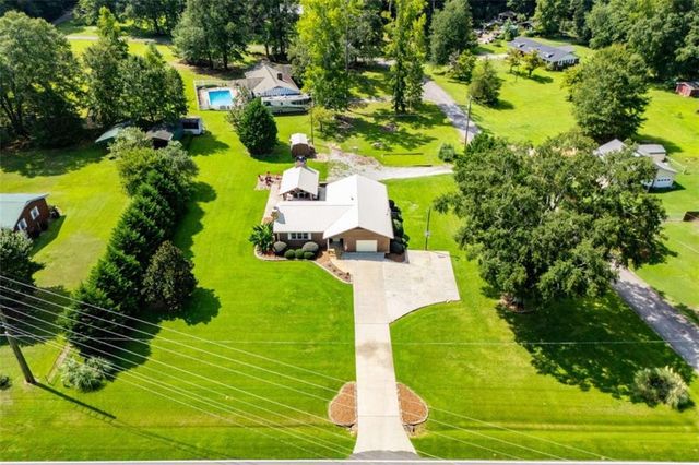 401 W Jonesville Road W, Bowdon, GA 30108