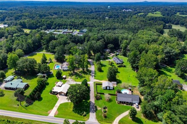 401 W Jonesville Road W, Bowdon, GA 30108