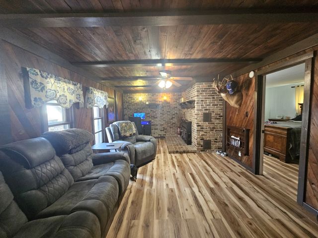 715 Marbury Rd, Tullahoma, TN 37388