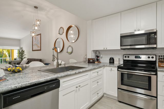 9871 Leeward Avenue, Key Largo, FL 33037