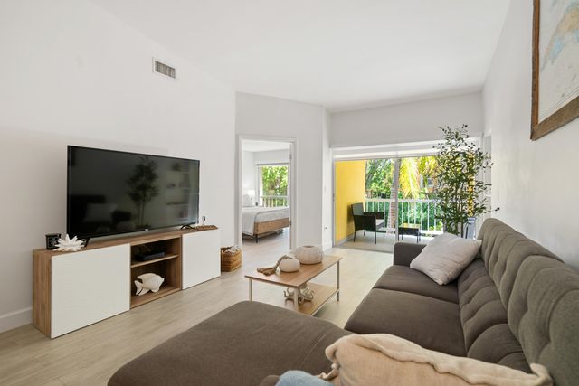 9871 Leeward Avenue, Key Largo, FL 33037