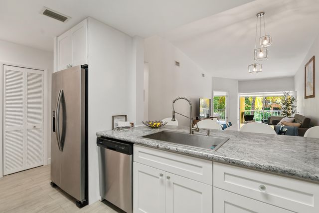 9871 Leeward Avenue, Key Largo, FL 33037