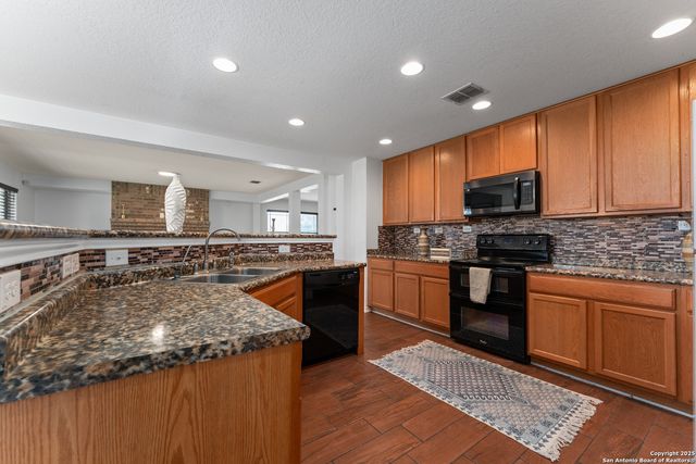 1326 Big Lk, San Antonio, TX 78245