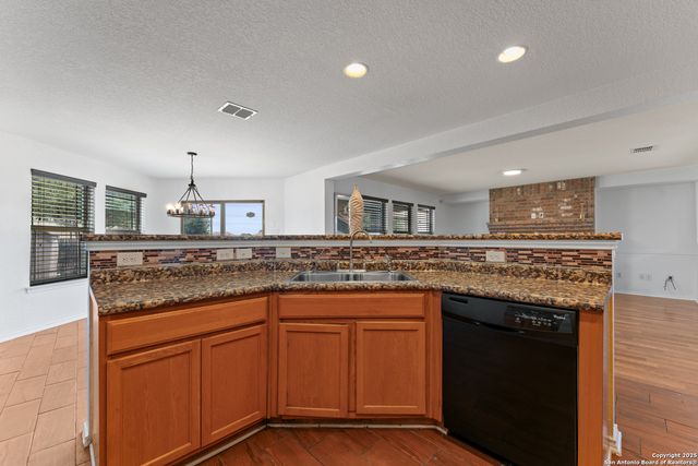 1326 Big Lk, San Antonio, TX 78245