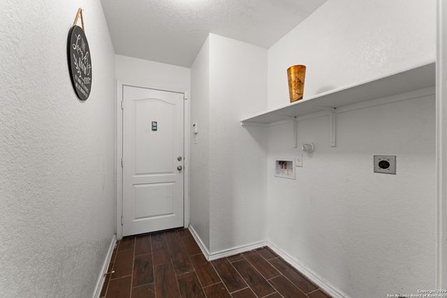 1326 Big Lk, San Antonio, TX 78245