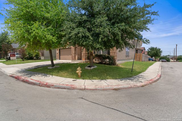 1326 Big Lk, San Antonio, TX 78245