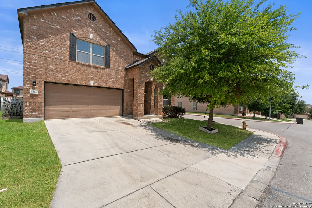 1326 Big Lk, San Antonio, TX 78245