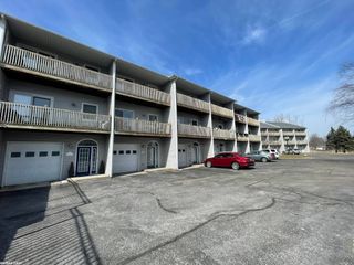 5 River Bluff Drive Unit 104B, Mount Clemens, MI 48043