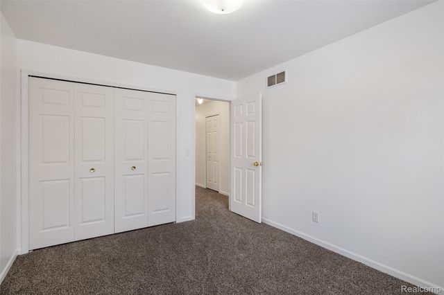 41816 Greenwood Lane, Clinton Charter Township, MI 48038