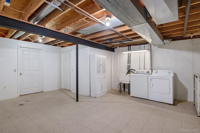 41816 Greenwood Lane, Clinton Charter Township, MI 48038