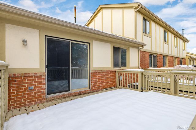 41816 Greenwood Lane, Clinton Charter Township, MI 48038